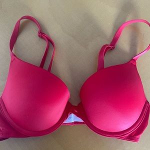 NWOT VS pink wear everywhere red push up bra